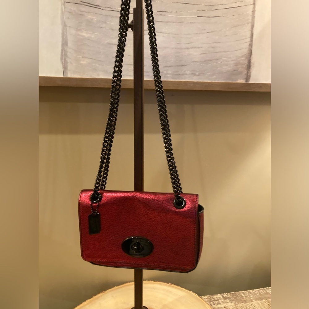 COACH F52412 MINI BLACK CHAIN CROSSBODY IN METALLIC RED LEATHER VALENTINES